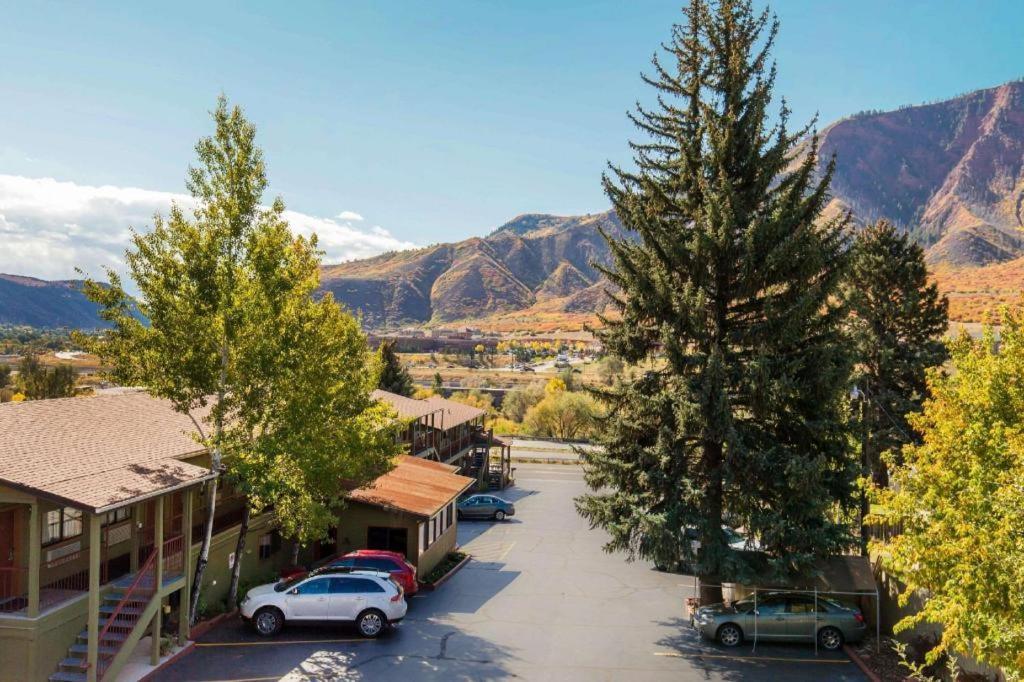 Rodeway Inn Glenwood Springs Exterior photo