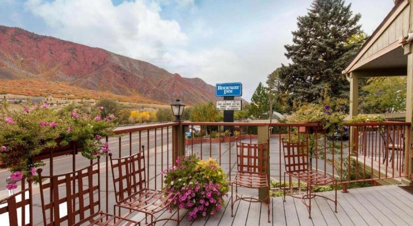 Rodeway Inn Glenwood Springs Exterior photo