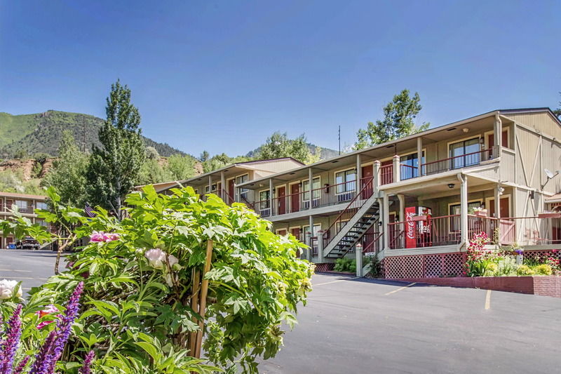 Rodeway Inn Glenwood Springs Exterior photo